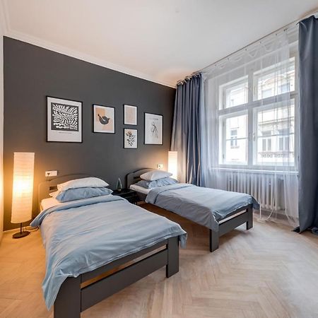 Vita Nejedleho Apartments Prag Exterior foto