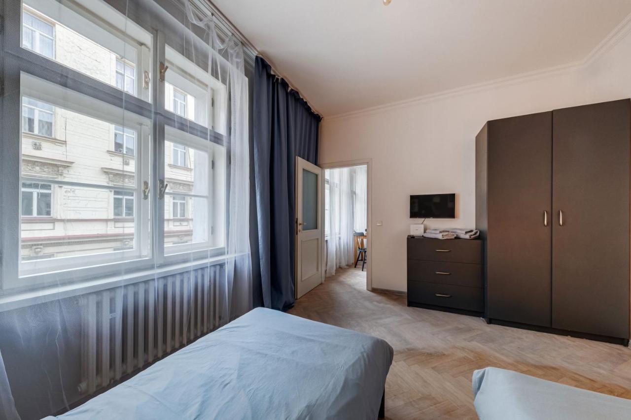 Vita Nejedleho Apartments Prag Exterior foto