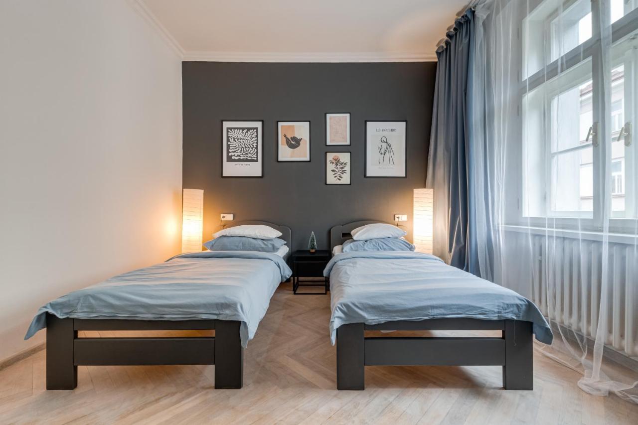 Vita Nejedleho Apartments Prag Exterior foto