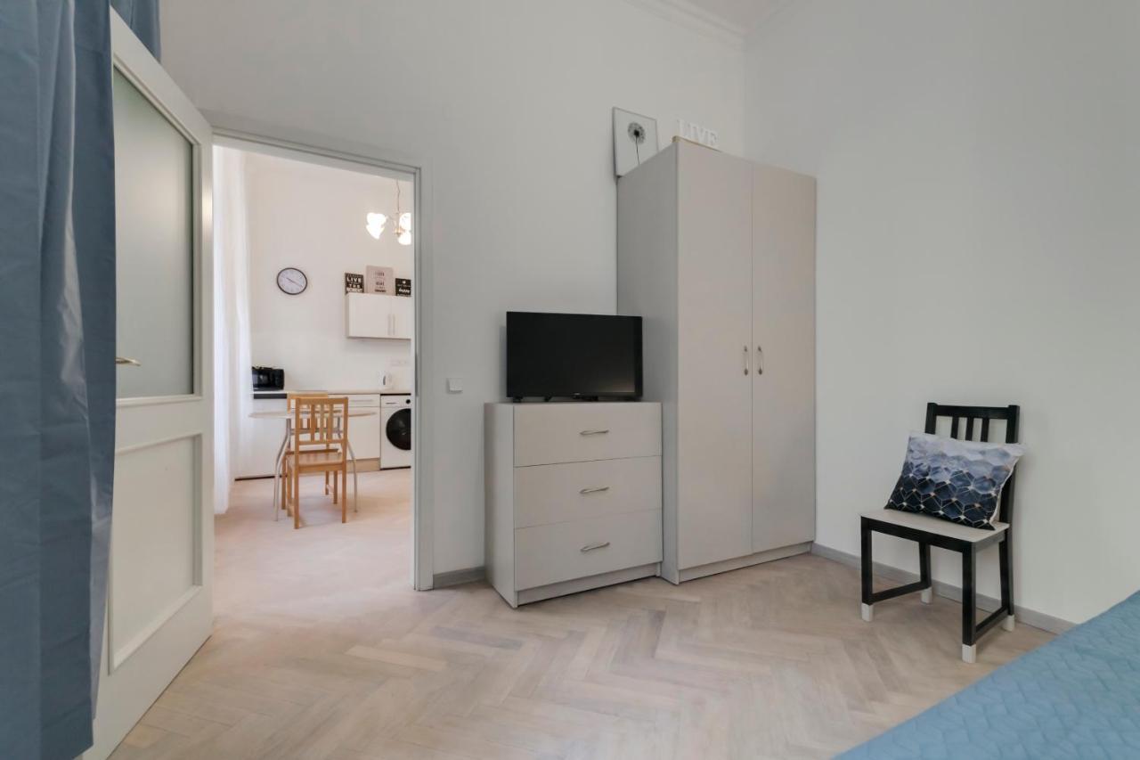 Vita Nejedleho Apartments Prag Exterior foto