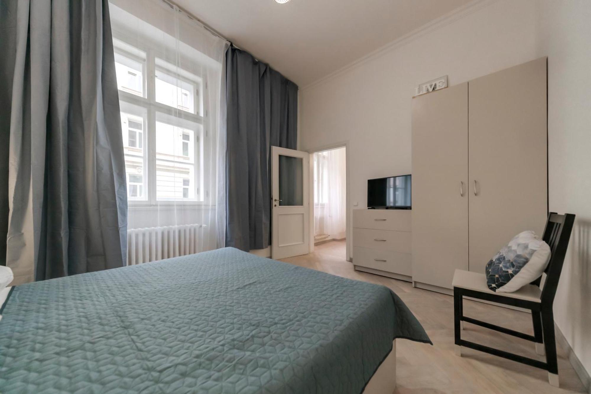 Vita Nejedleho Apartments Prag Exterior foto