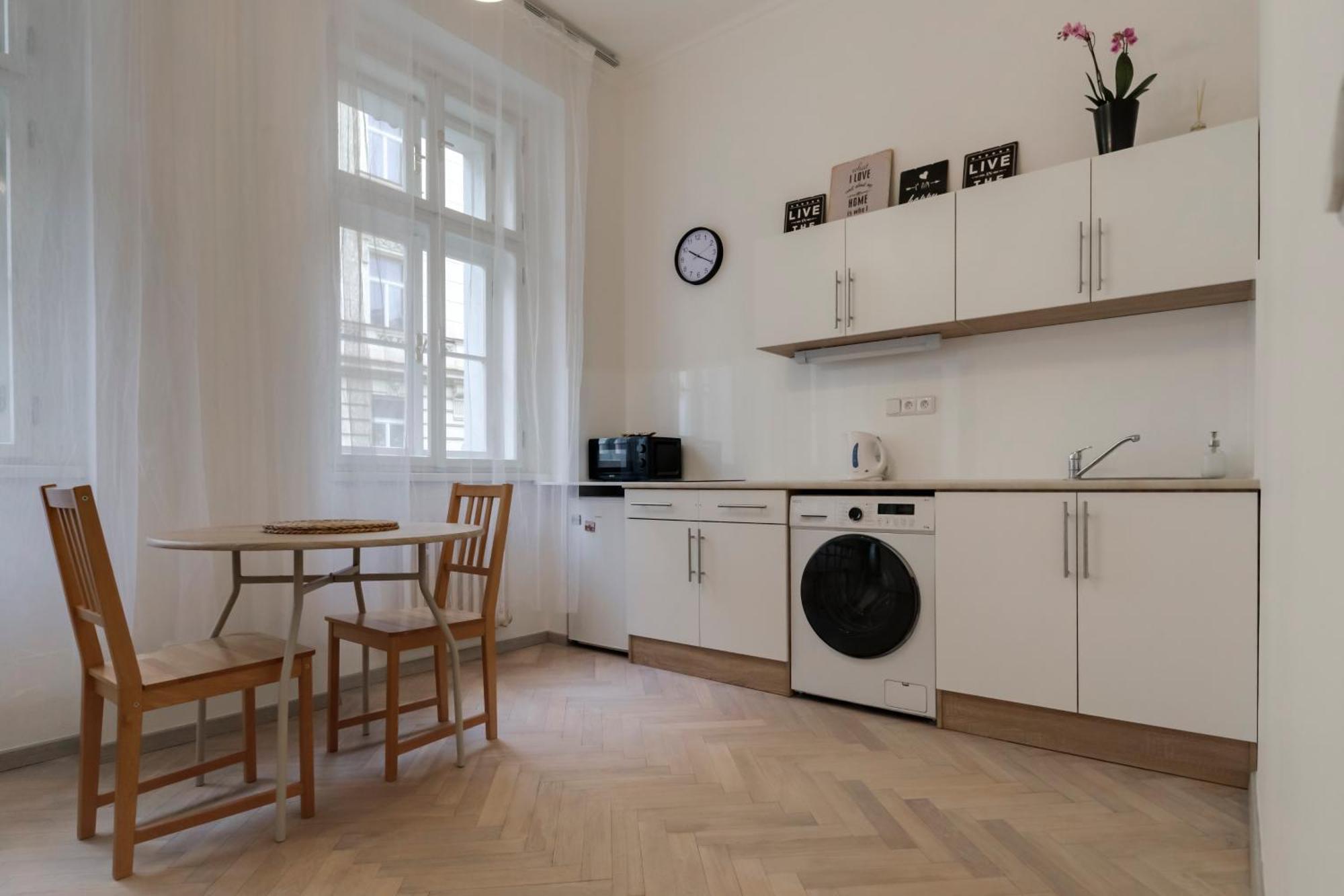 Vita Nejedleho Apartments Prag Exterior foto